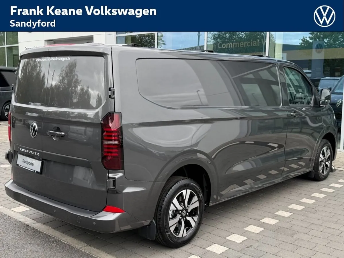 Volkswagen Transporter HIGHLINE AUTO LWB 150BHP *P - Image 3