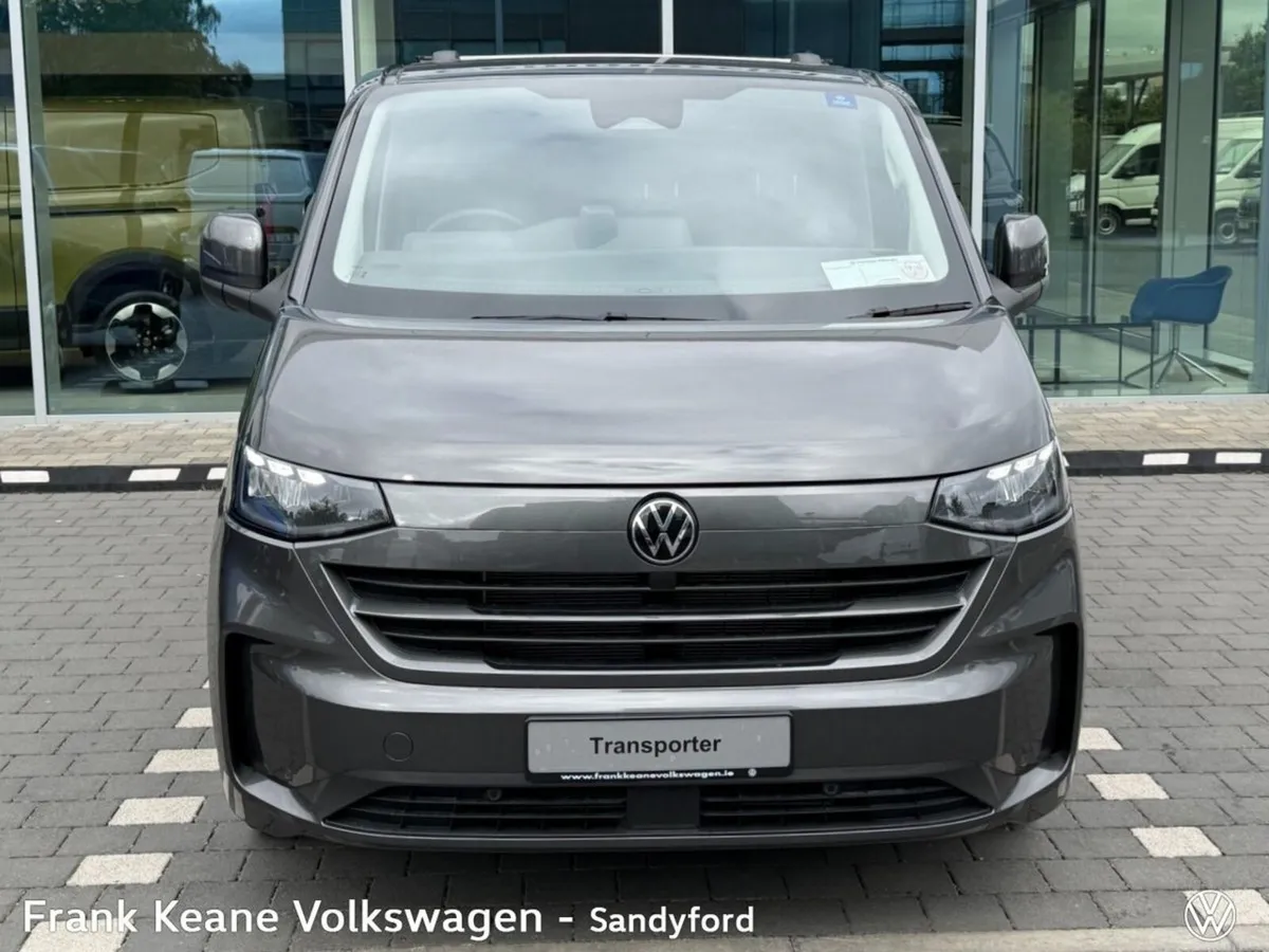 Volkswagen Transporter HIGHLINE AUTO LWB 150BHP *P - Image 4