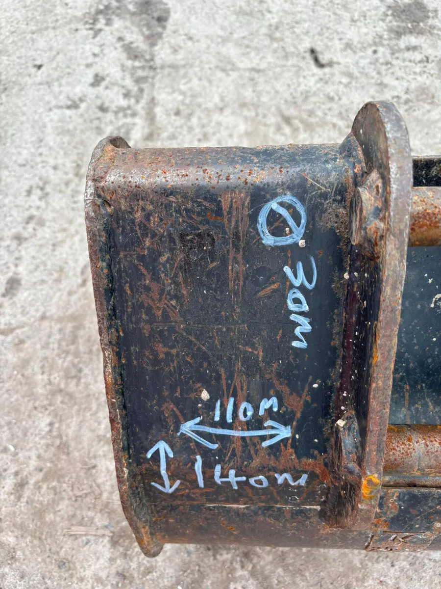 excavator digging bucket - Image 4