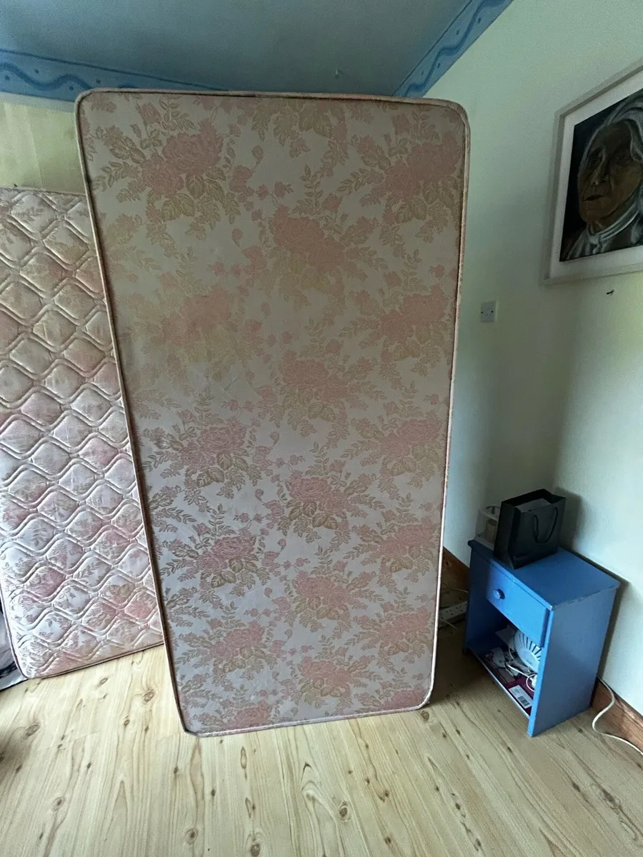 Single Mattress / bed base free - Image 3