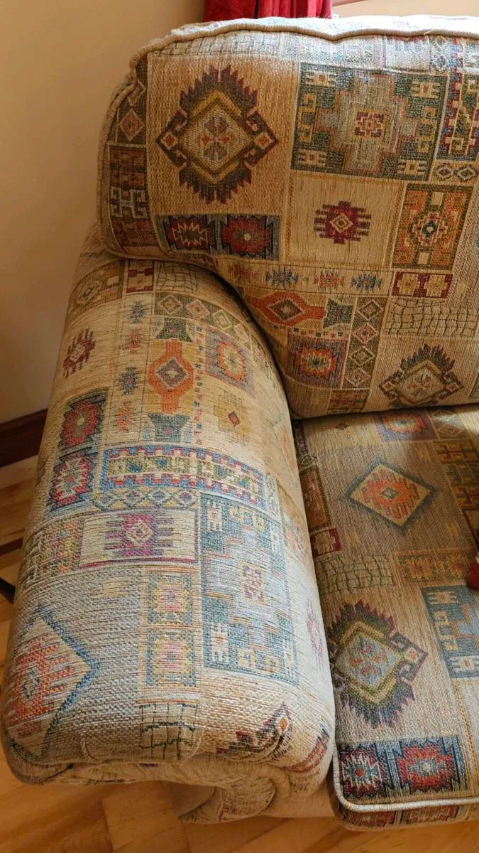 Golden couch - Image 3
