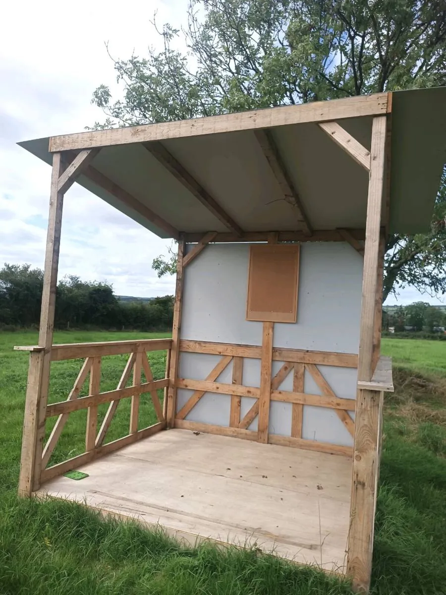 Pergola/stage - Image 2