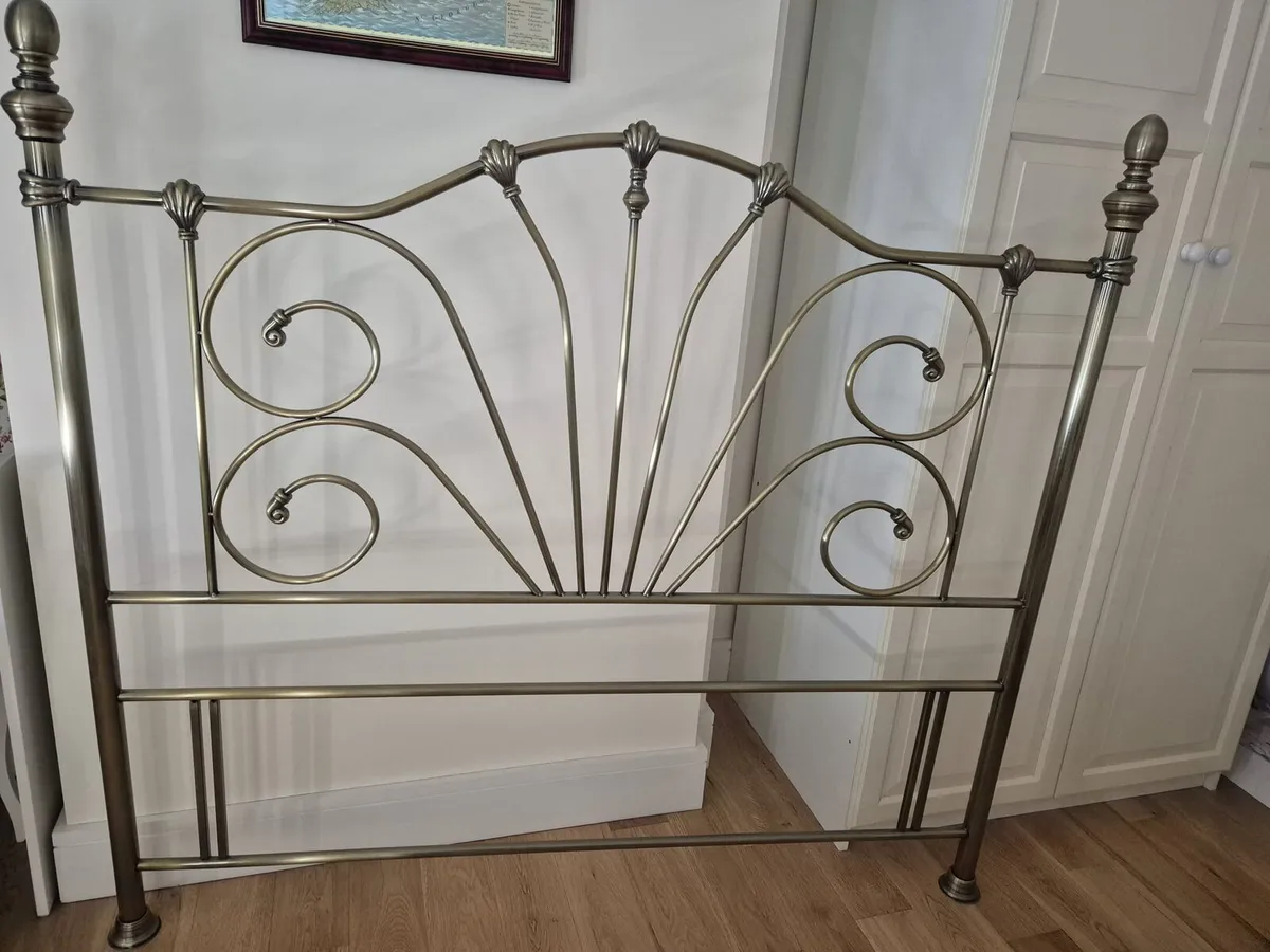 Headboards ornate - Image 1