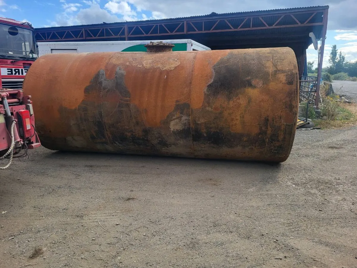 Water tank - Image 1