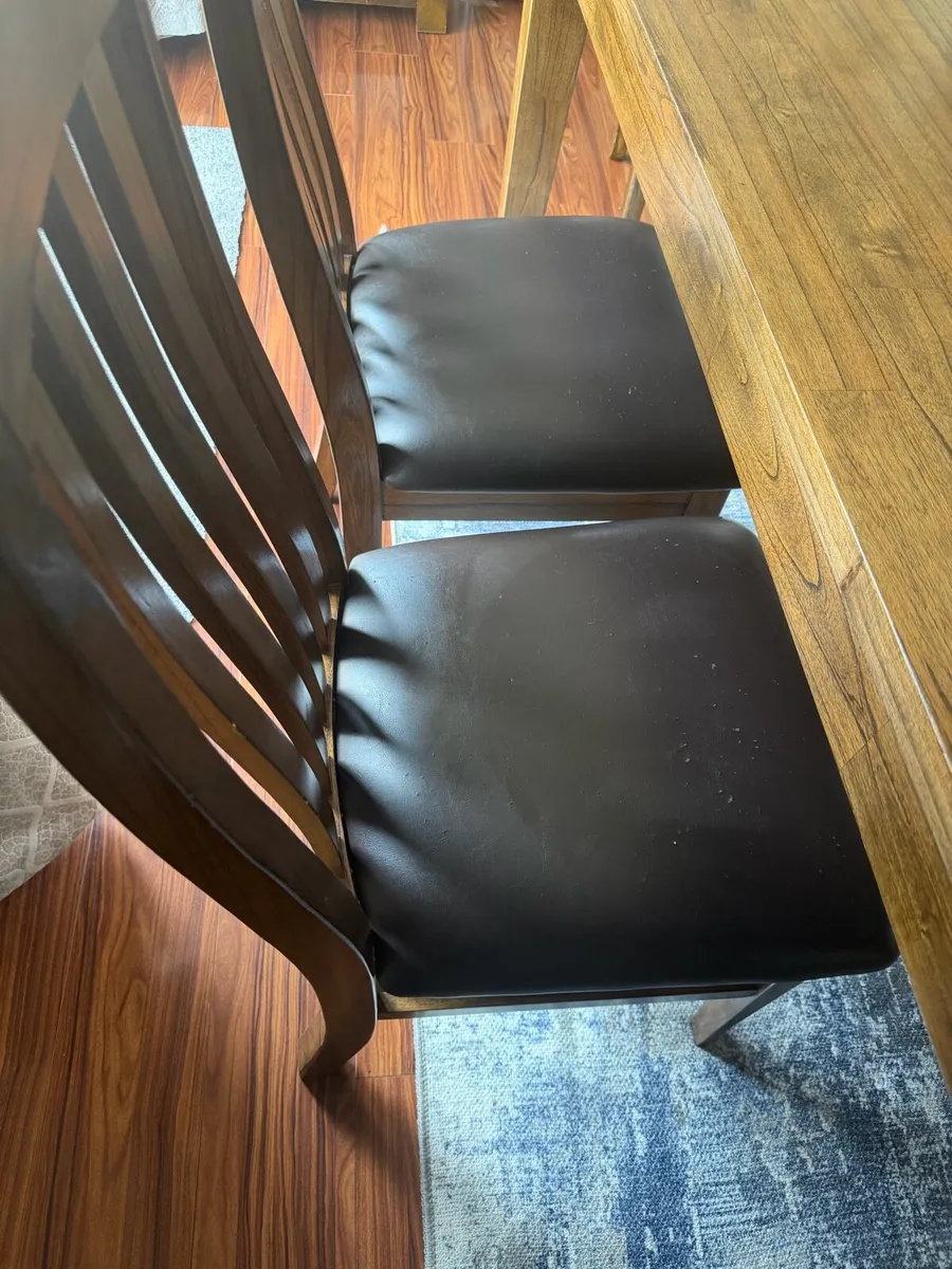 Walnut Dinning Room Table & 6 Chairs - Image 4