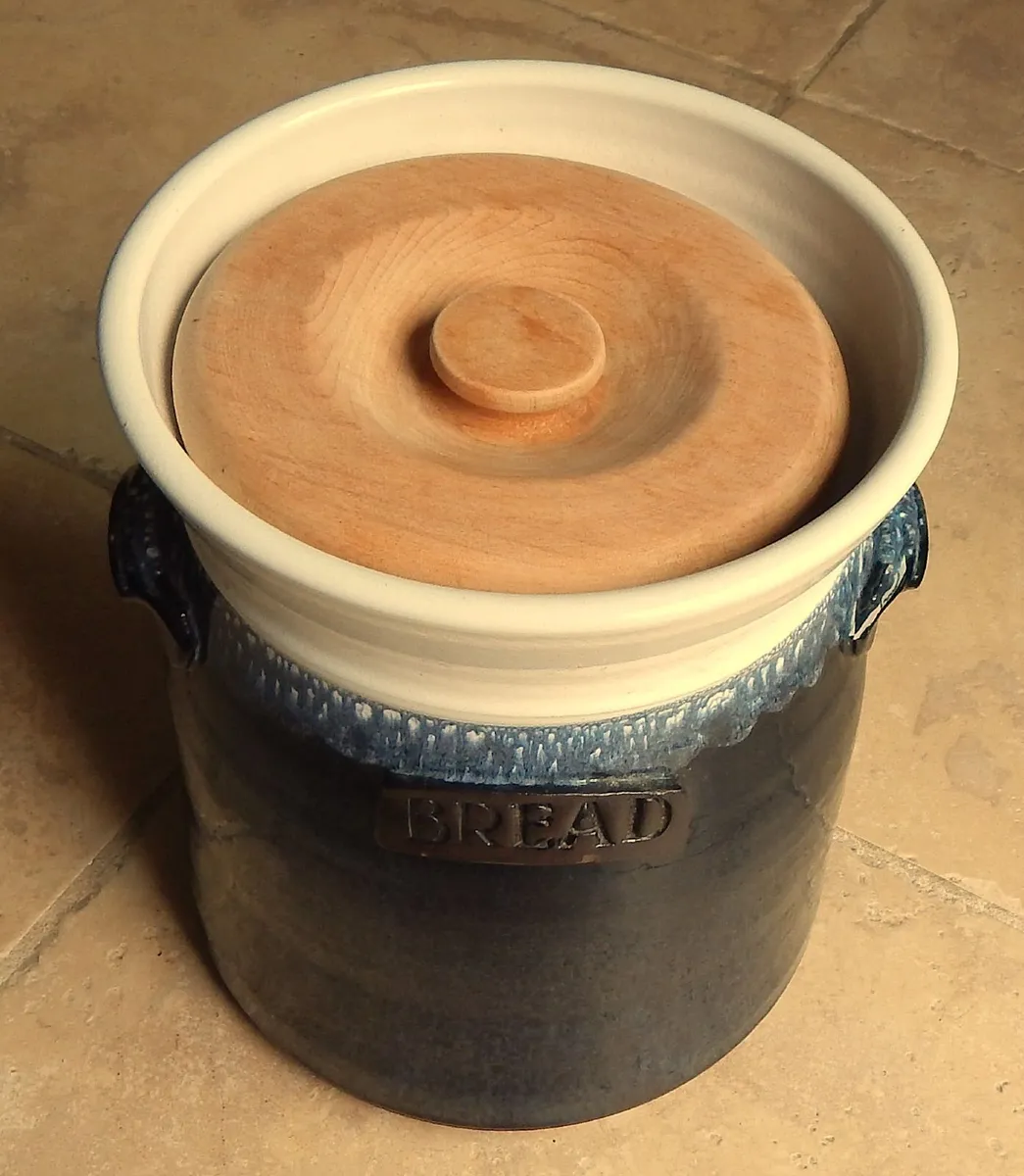 Large Paul Maloney Pottery ‘Ocean’ Bread Crock - Image 3