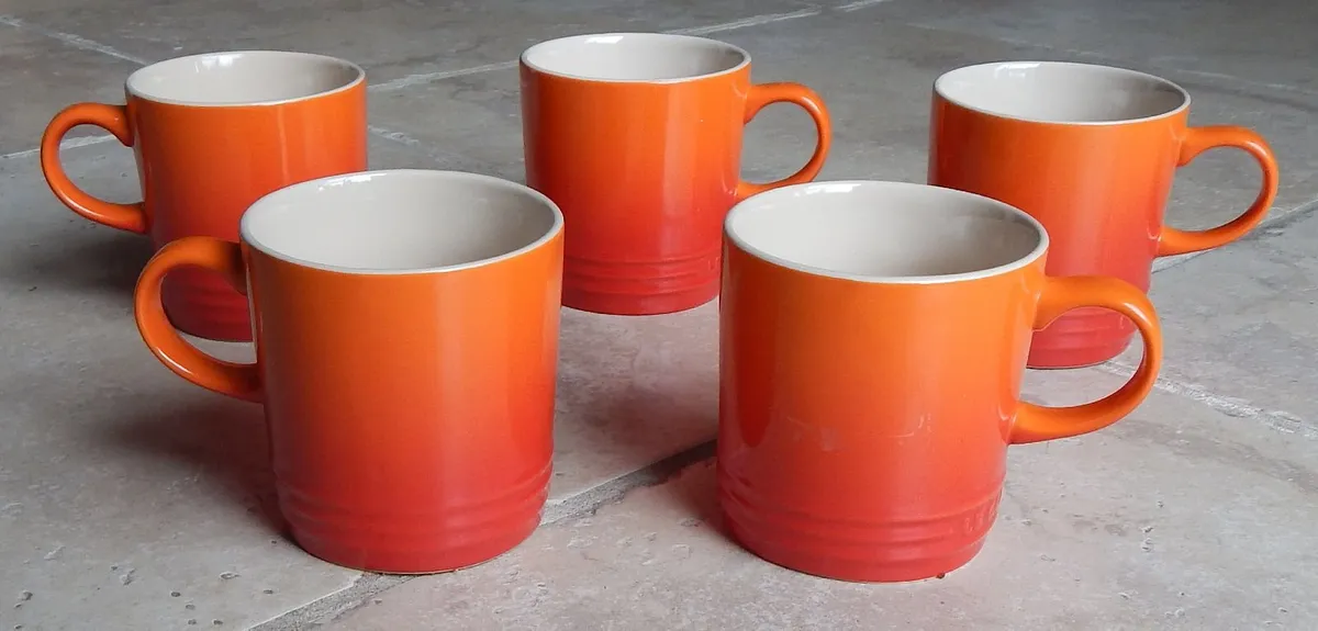 5 Le Creuset Stoneware Flame Mugs - Image 1
