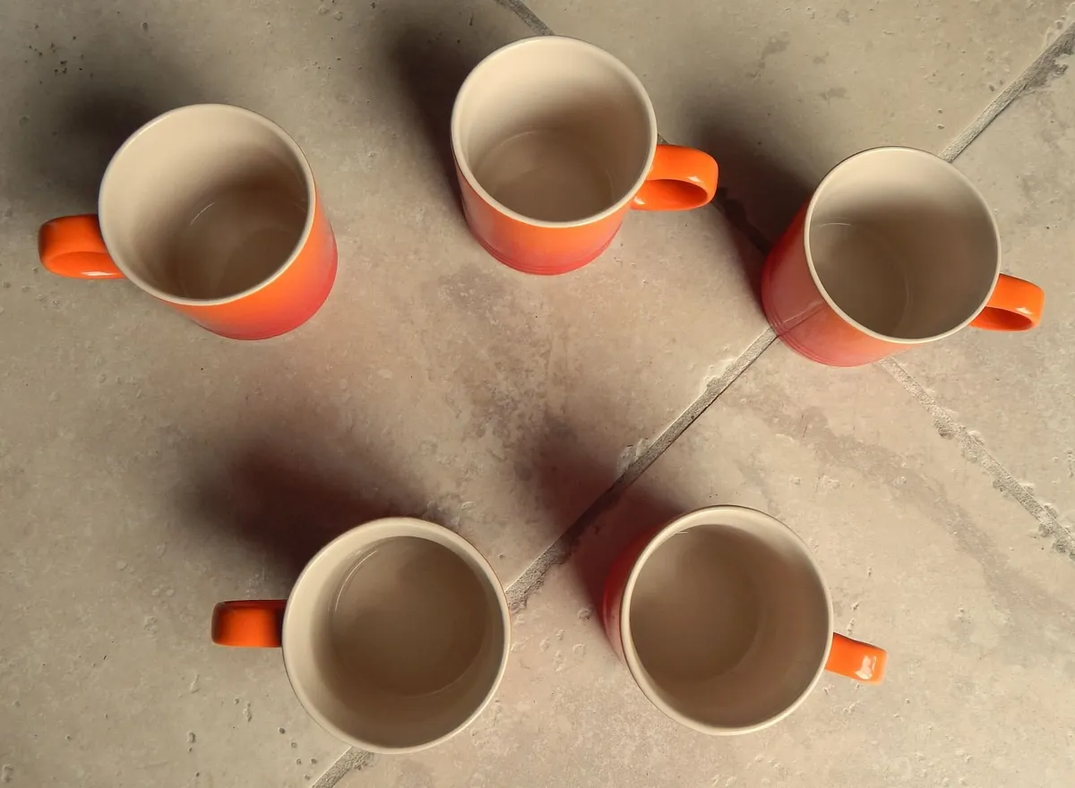 5 Le Creuset Stoneware Flame Mugs - Image 3