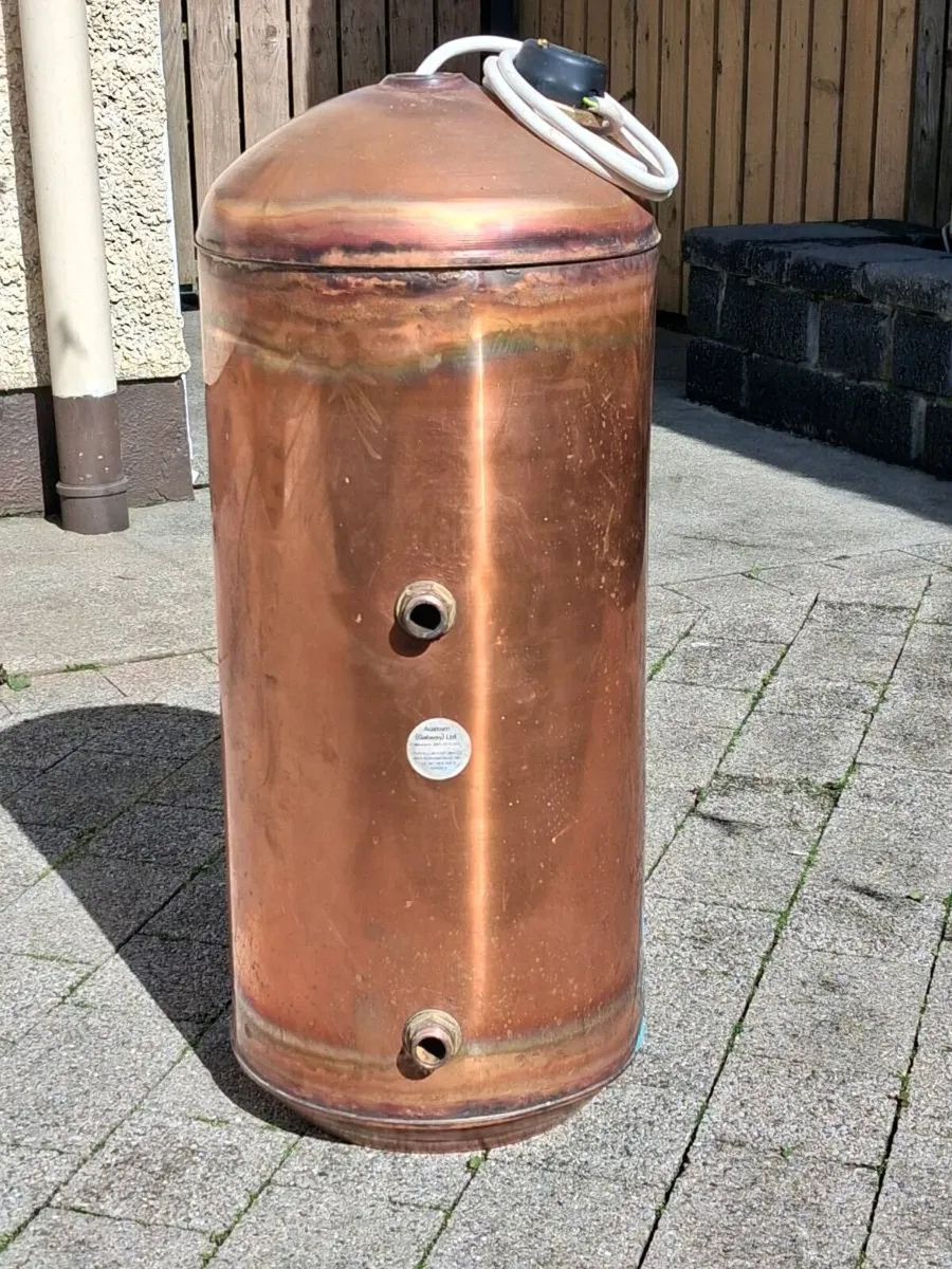 36" x 18" Copper Cylinder + Immersion Element. - Image 1