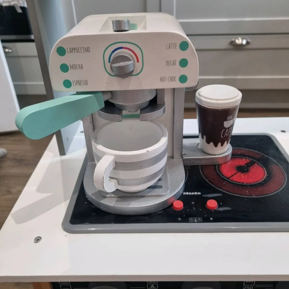 Miele Toy kitchen and accessories - Image 3