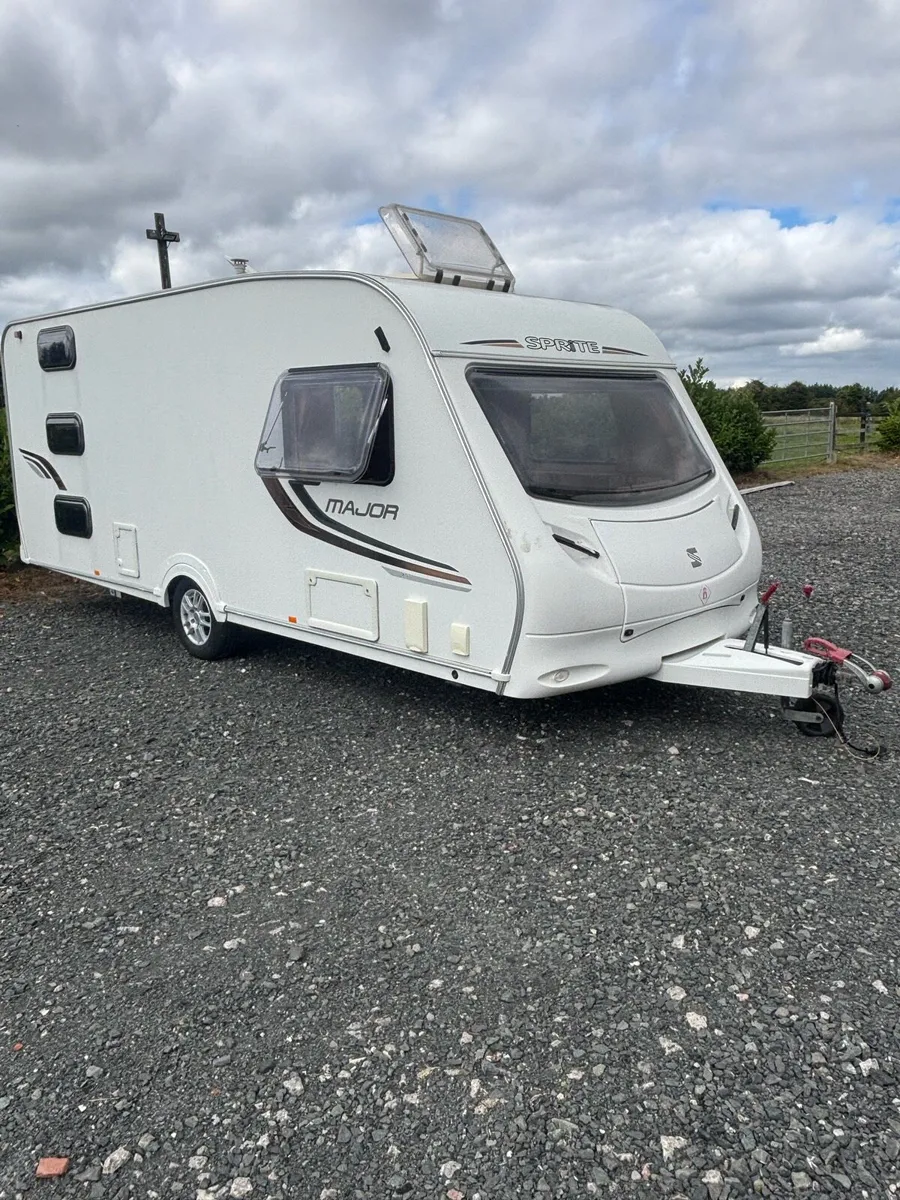 🚐 SWIFT SPRITE MAJOR 6 BERTH FAMILY CARAVAN - Image 2