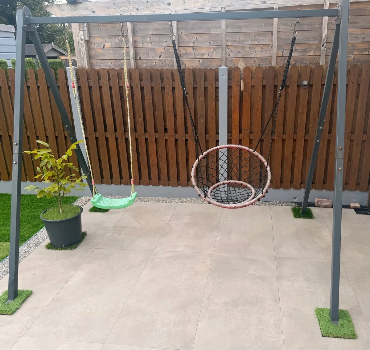 Double swing - Image 1