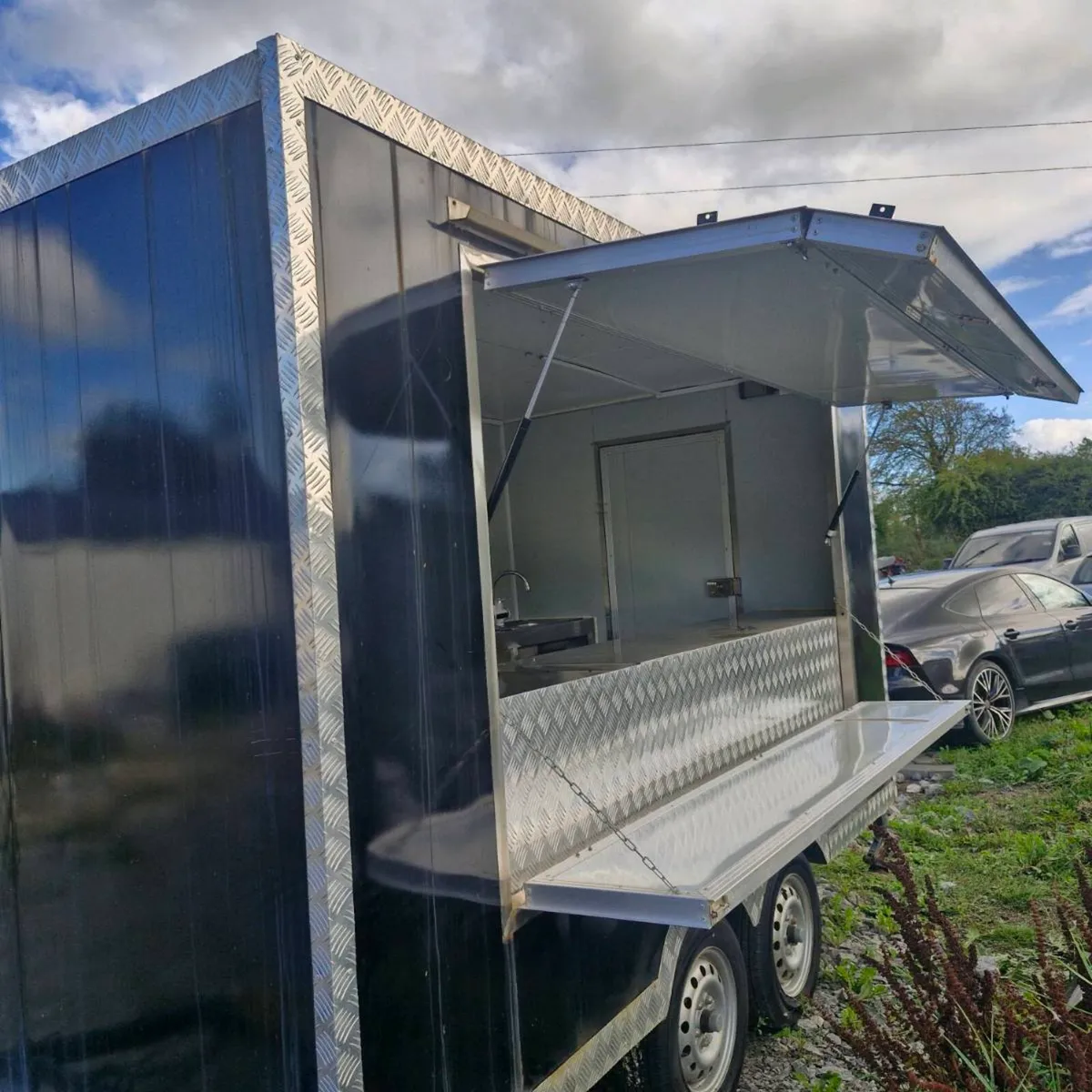Mobile catering trailer - Image 1