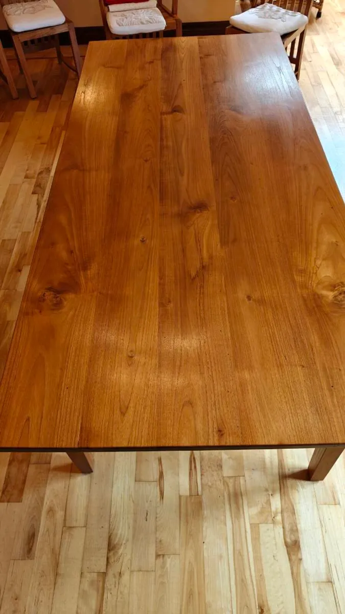 Large dining table - Image 2