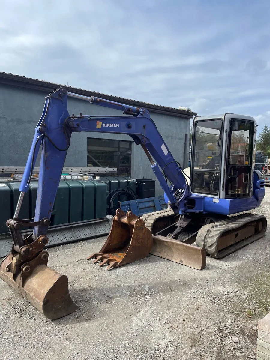 Hitachi Airman Ax40 - Image 1