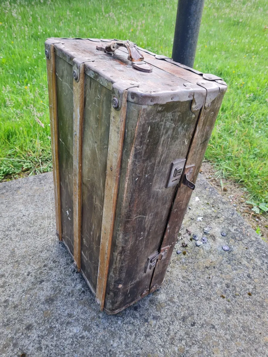 Vintage trunk - Image 1