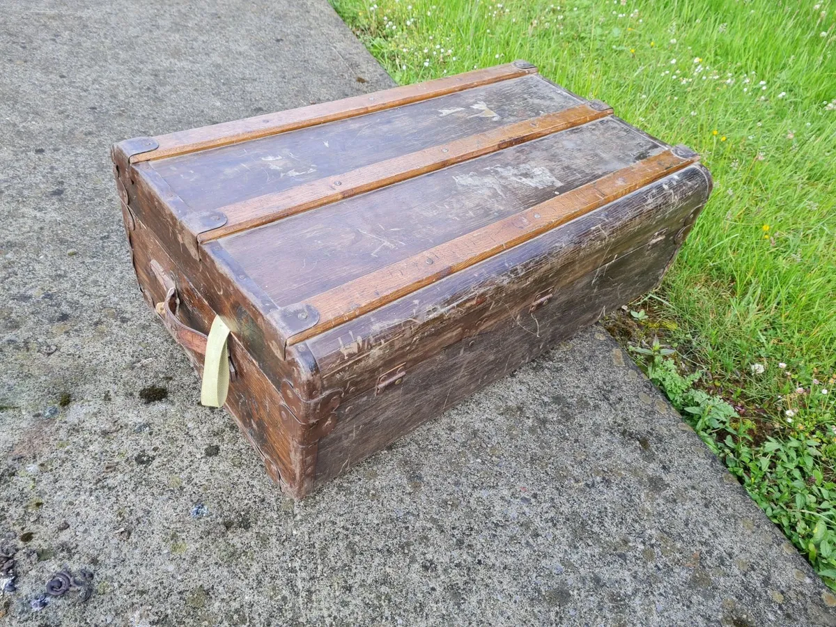 Vintage trunk - Image 2