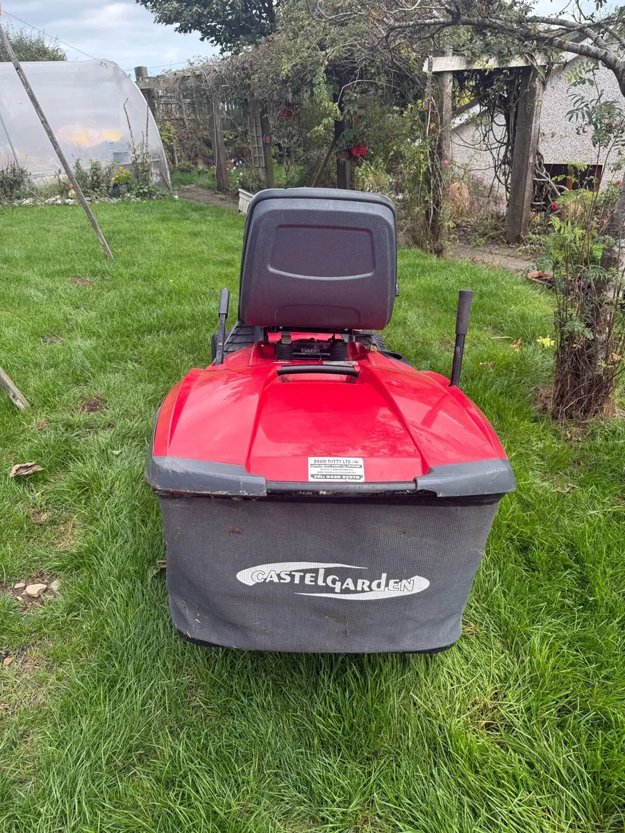 Ride on mower - Image 2
