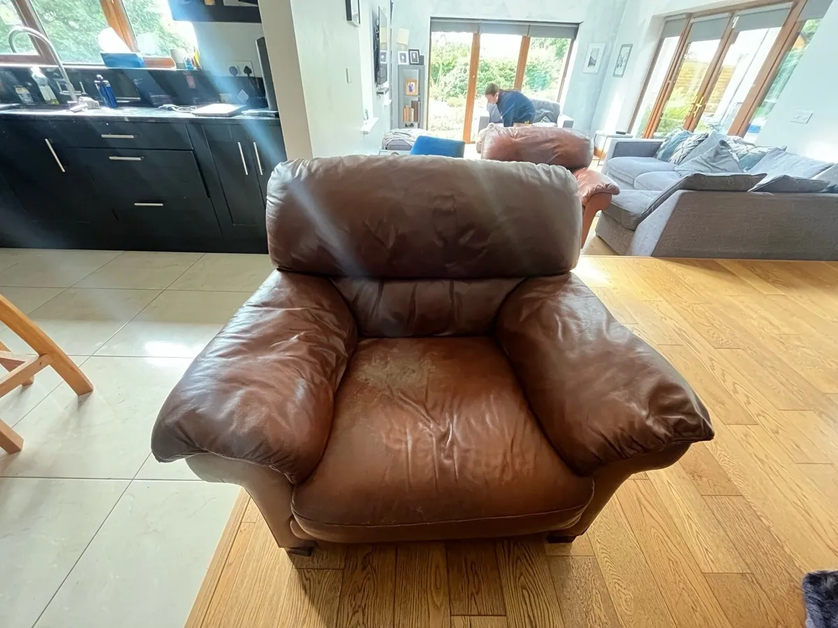 3 piece suite of furniture - Image 2