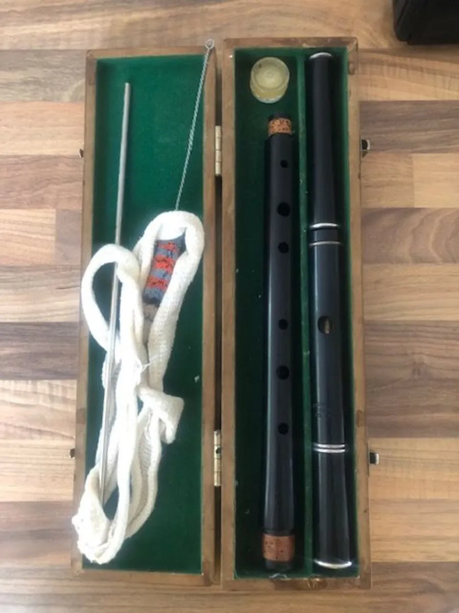 Left handed Traditional Flute - Image 2