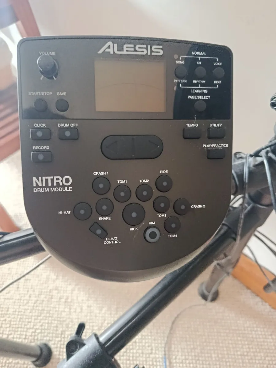 Alesis DM7X electronic drum kit - Image 3