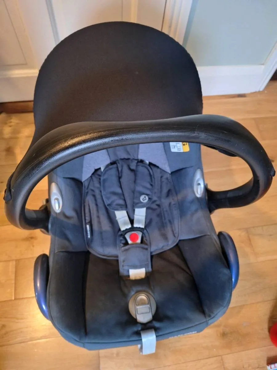 Maxi cosi Car seat/Isofix base - Image 4