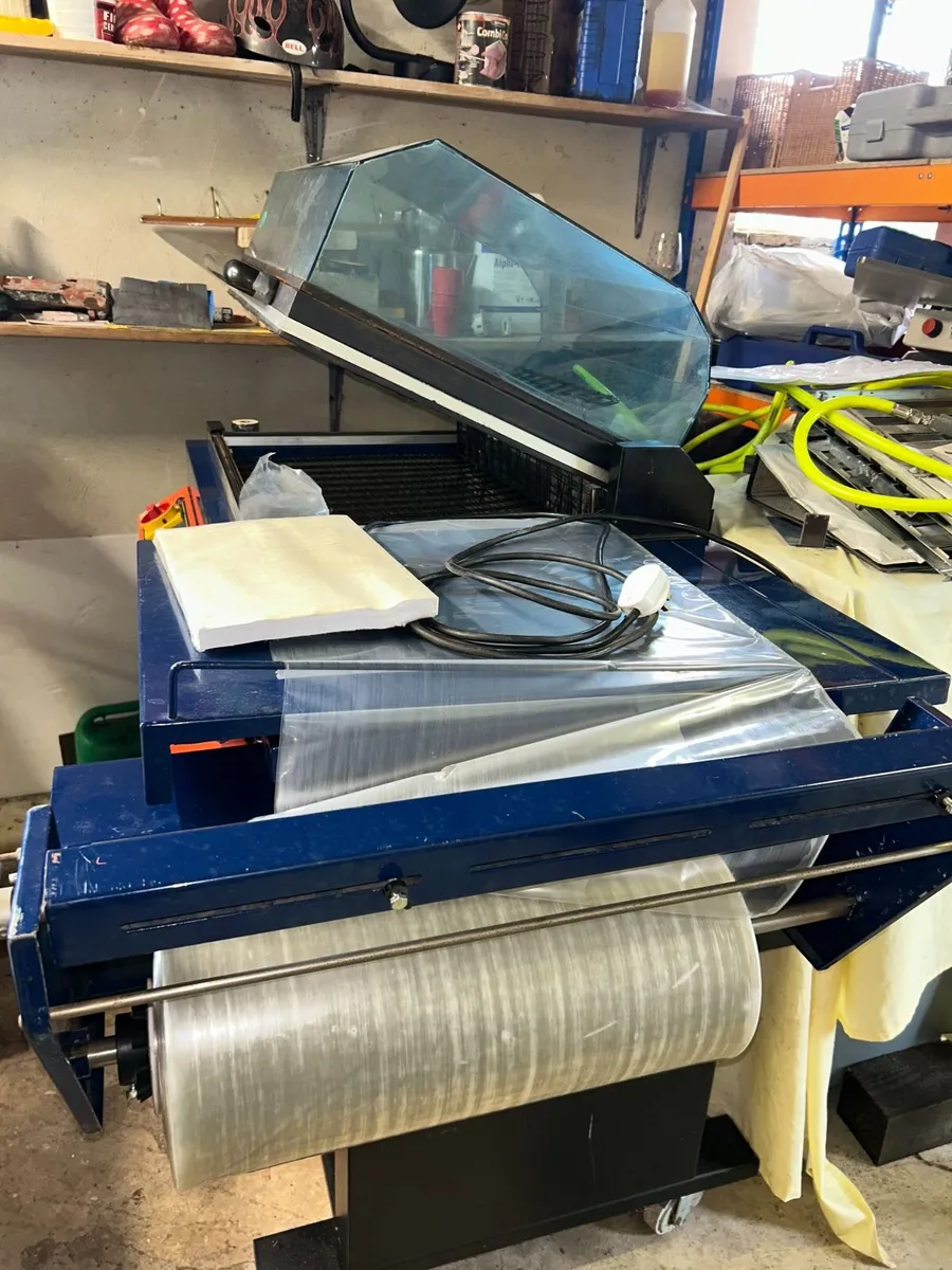 Shrink Wrapping Machine - Image 3