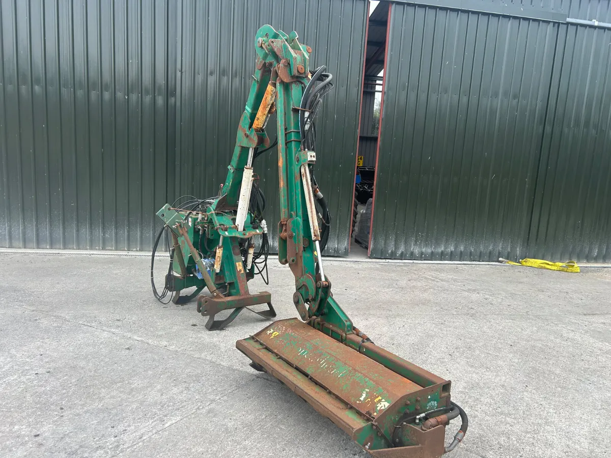 Spearhead Twiga5 Hedgecutter - Image 4
