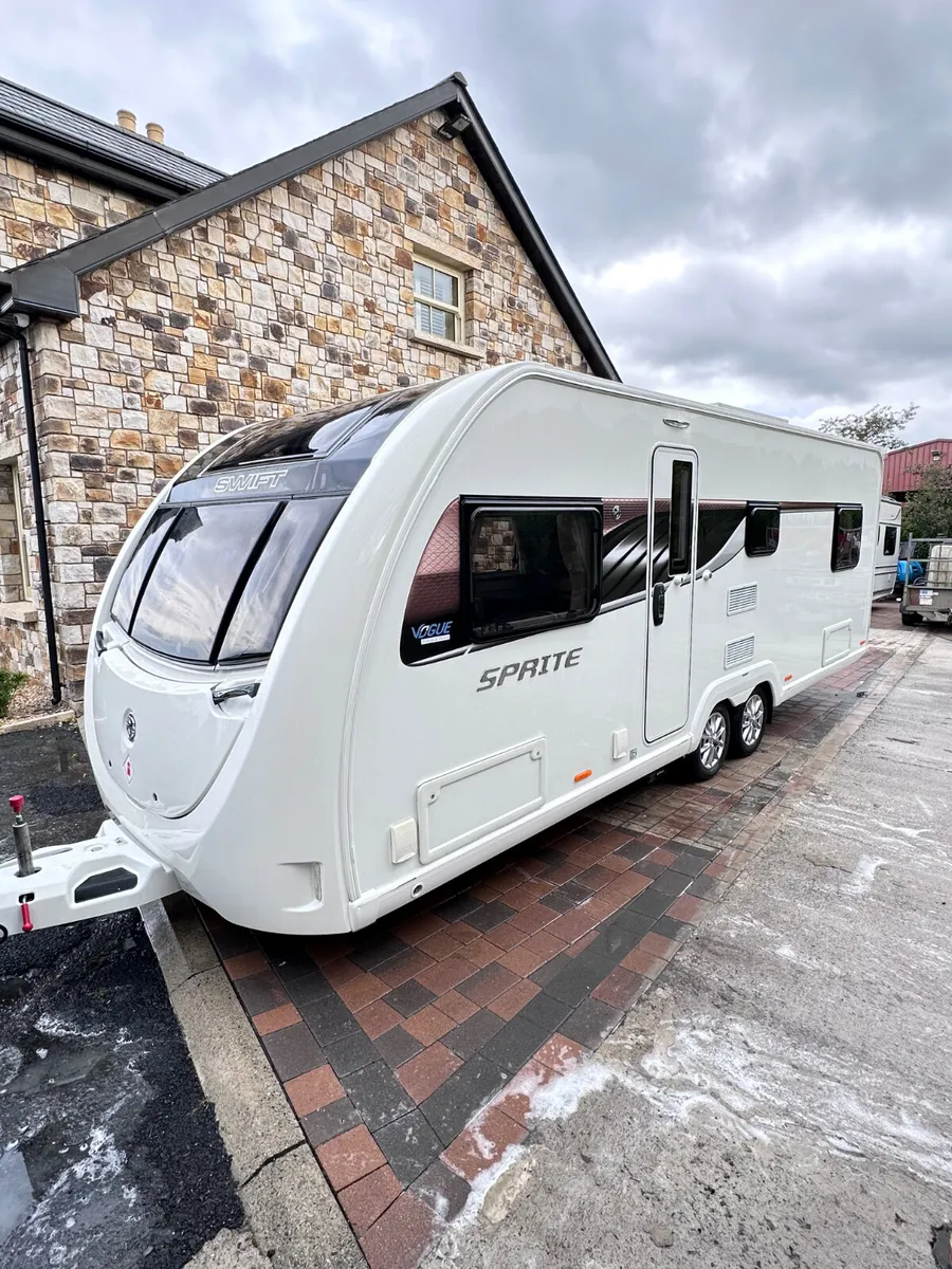 ✨STUNNING SWIFT SPRITE QUATTRO 6 BERTH✨ - Image 1