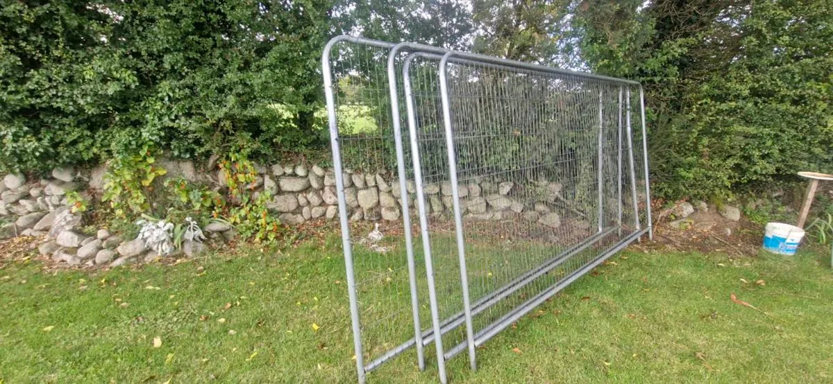 Harris fencing panels x 5 - Image 3