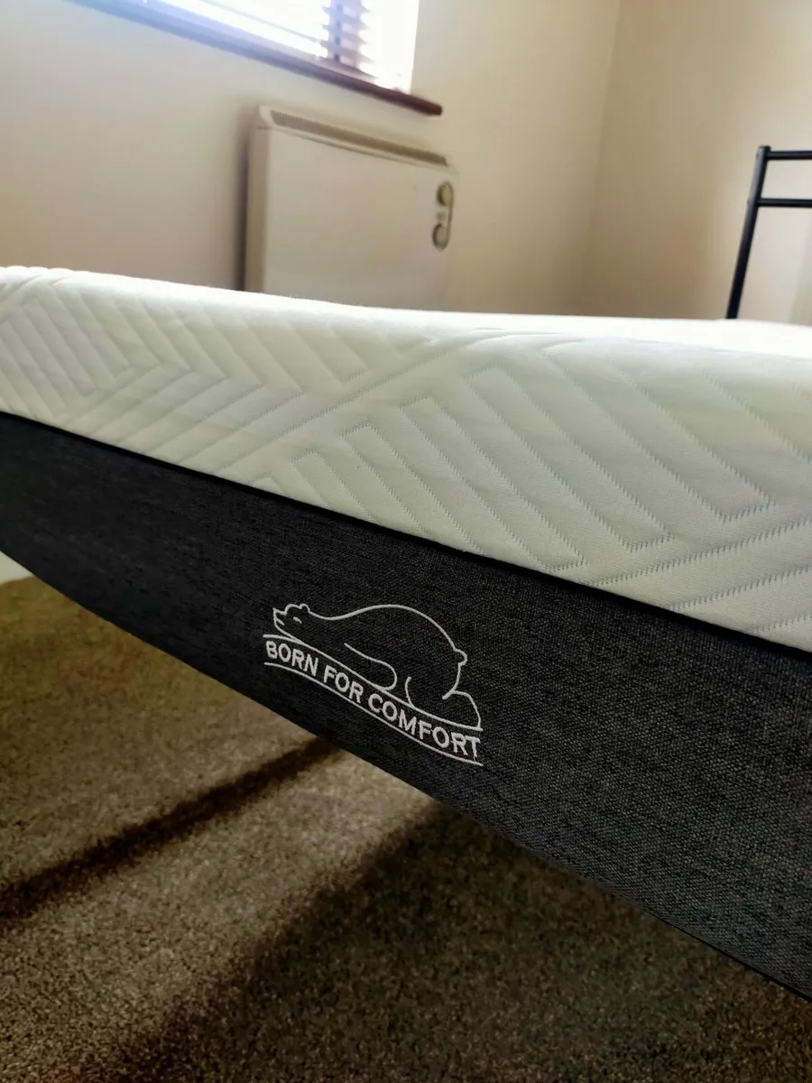 Single Mattress Memory Foam / Bed Frame / Topper - Image 4
