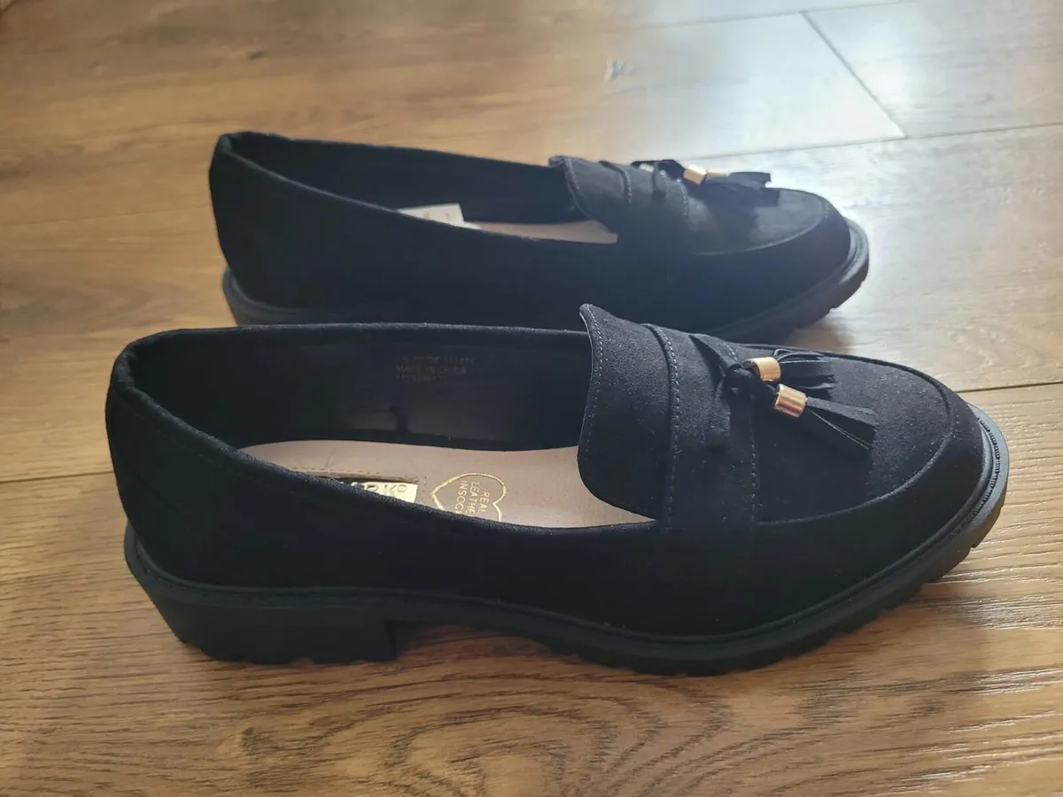 Brand New Ladies Black Loafers Size: Uk 5 - Image 2