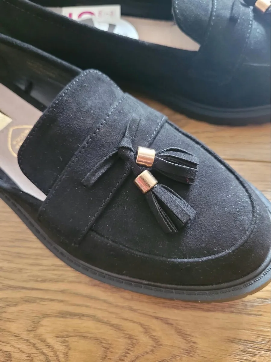 Brand New Ladies Black Loafers Size: Uk 5 - Image 4