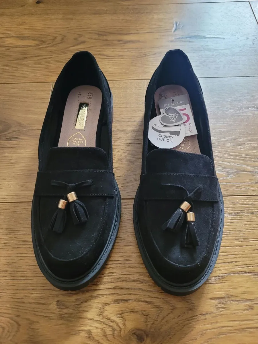 Brand New Ladies Black Loafers Size: Uk 5 - Image 1