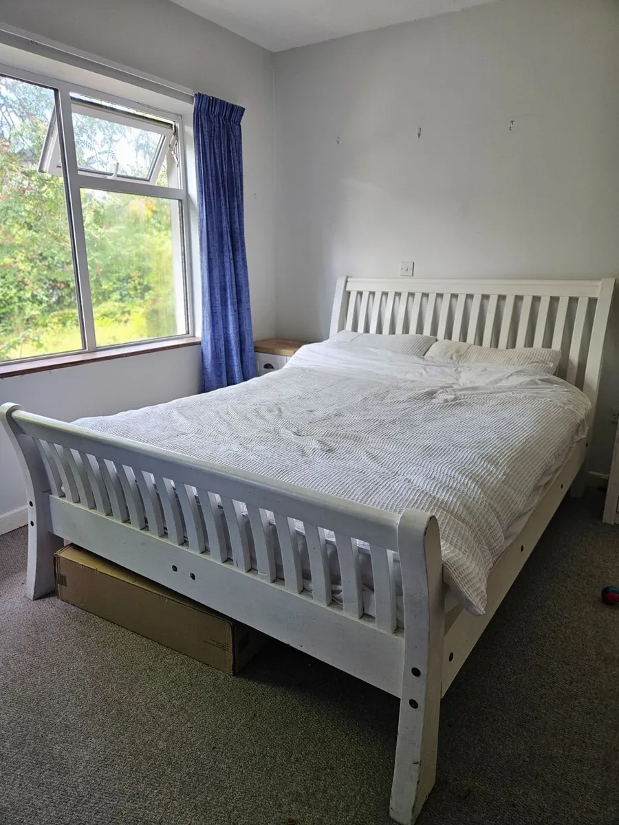 Bed - Image 1