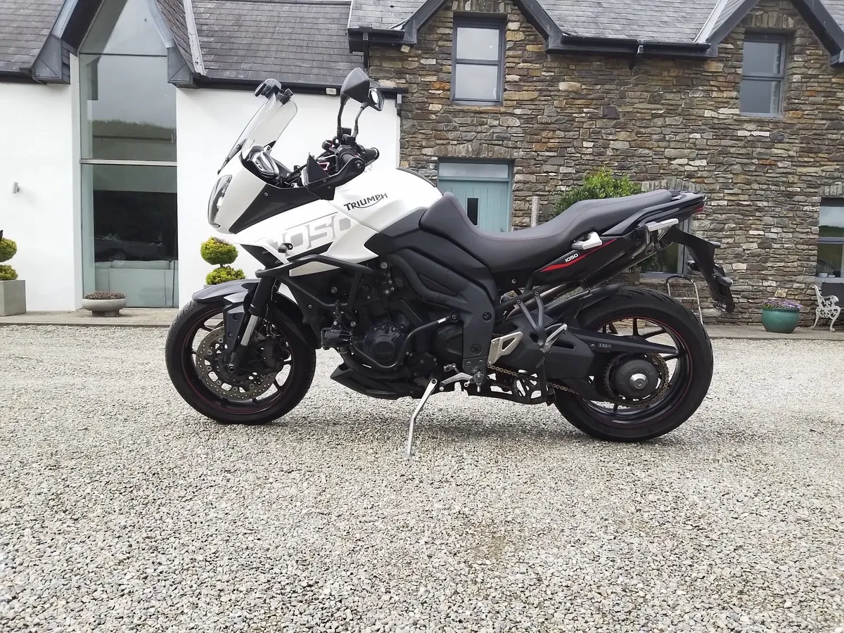 Triumph Tiger Sport 1050  2015 - Image 1