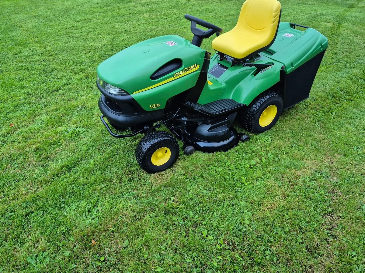 Ride on lawnmower - Image 2