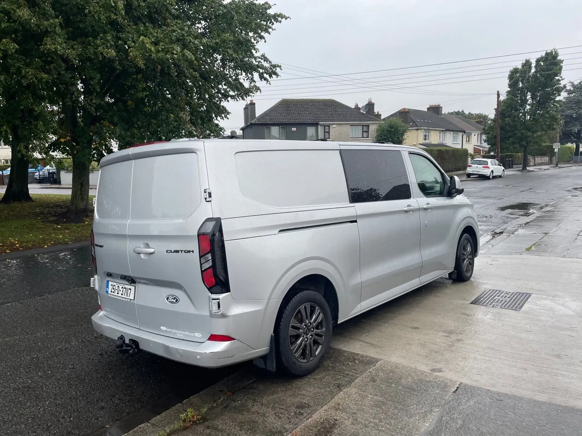Ford Transit Custom Crew Cab 2025 - Image 4