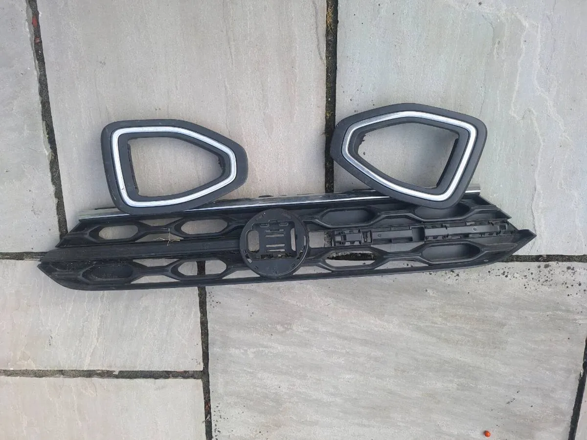 RAV4 HYUNDAY  VW GRILLE - Image 3