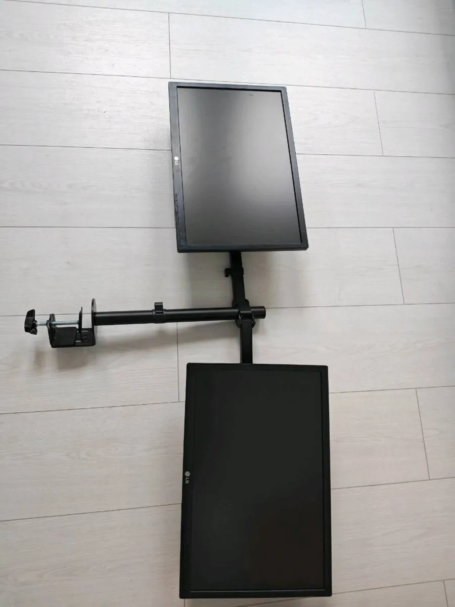 2 x LG 22 inch monitors with arms mount to the des - Image 4