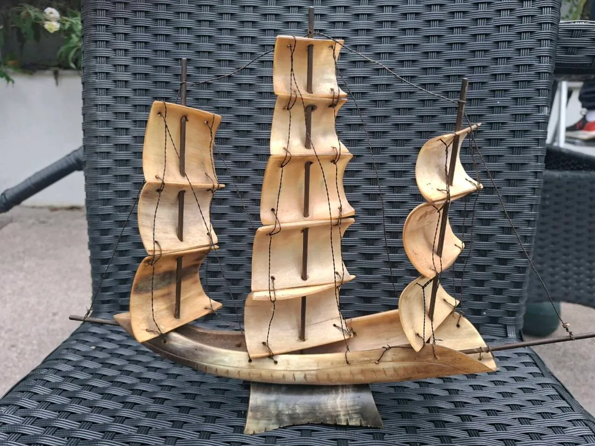 Vintage Bull horn model Sailing Boat - Image 2