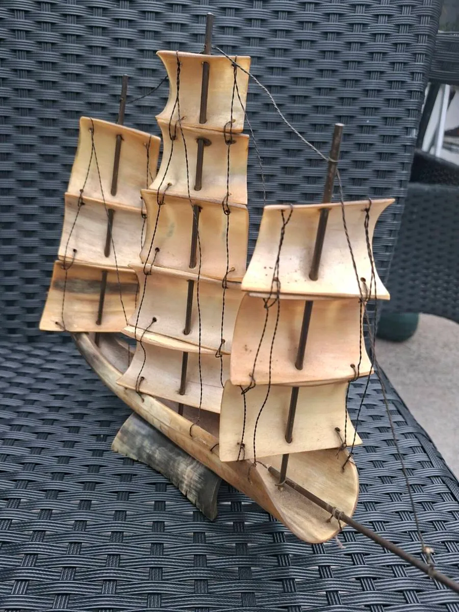 Vintage Bull horn model Sailing Boat - Image 3