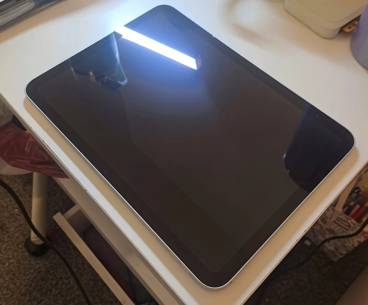 Ipad 11 A16- Wifi- 256gb- Silver - Image 1