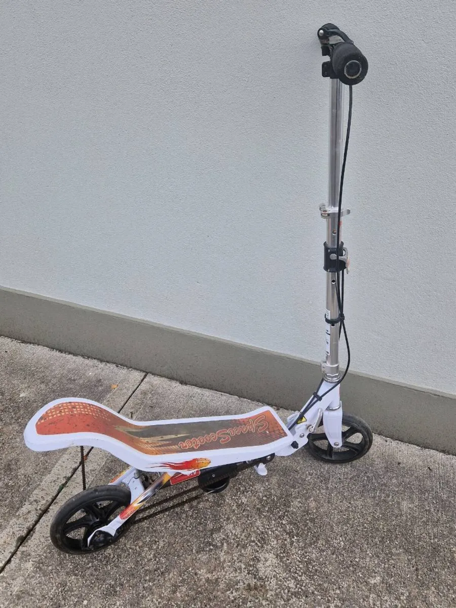 Space scooter - Image 2