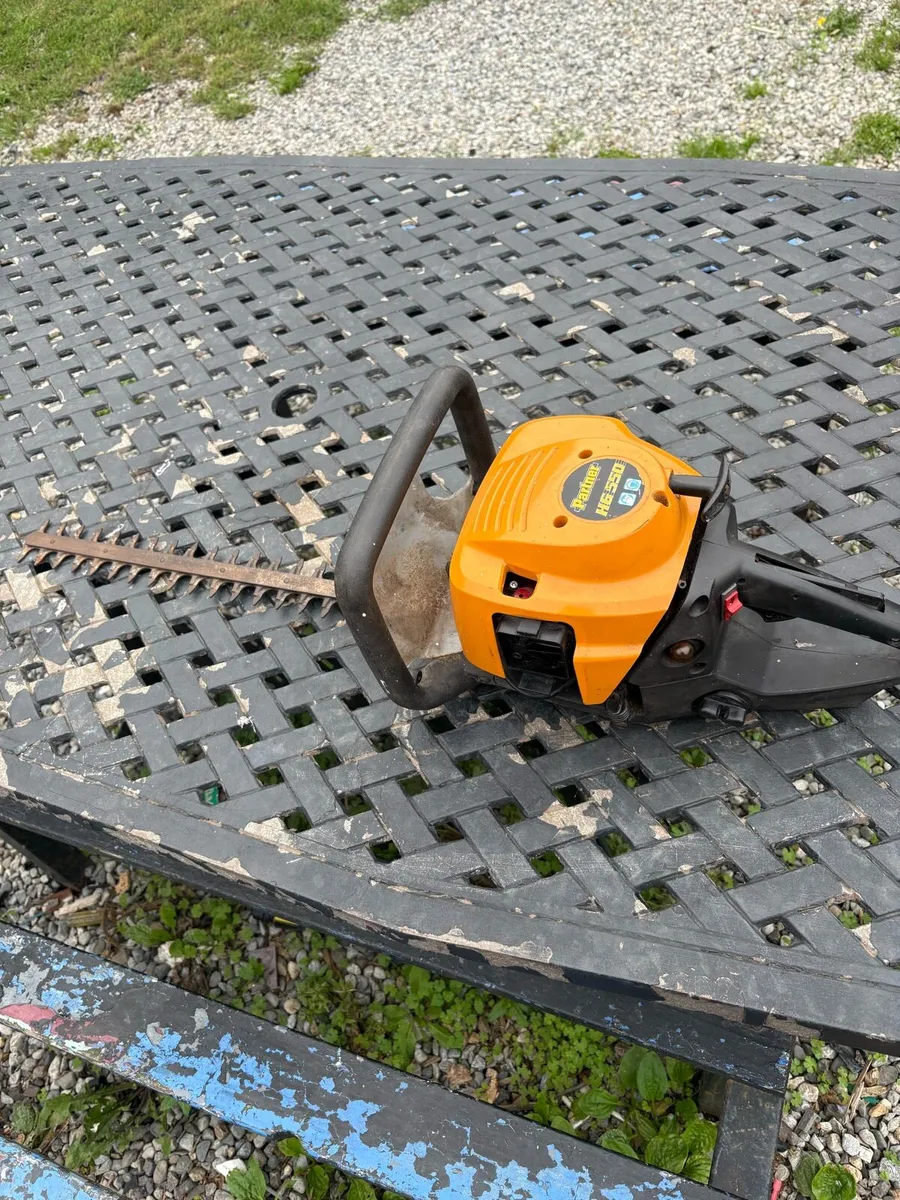 Hedge cutter working perfect - Image 1