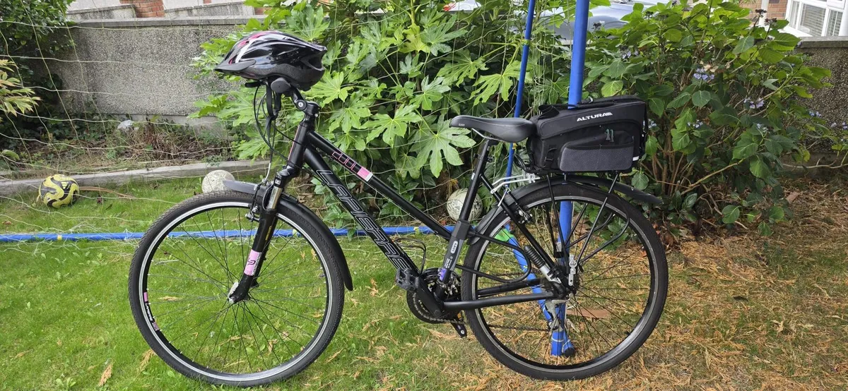 Lapierre Cross 200 Hybrid Bike - Image 2