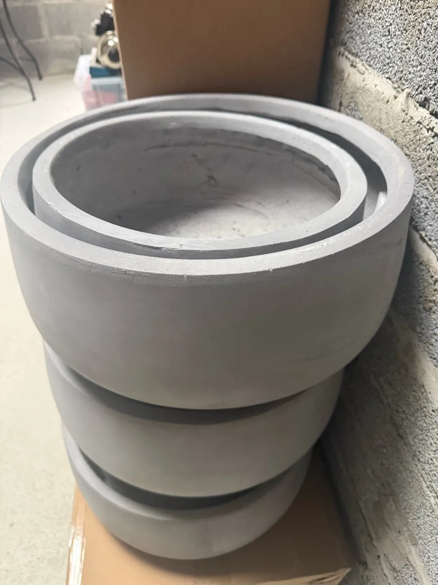 Plant pots - Image 4