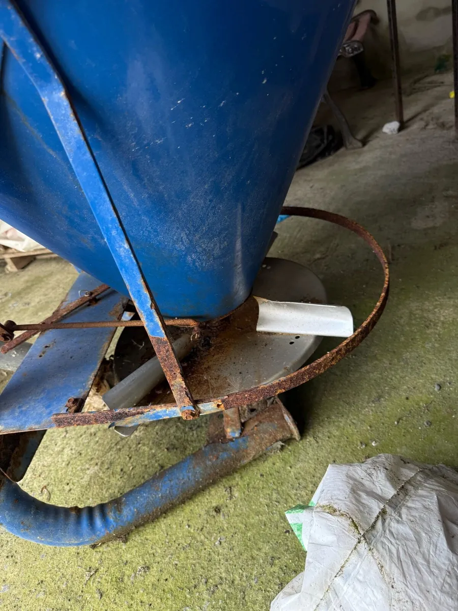 Fertiliser Spreader Fleming FS500 - Image 2