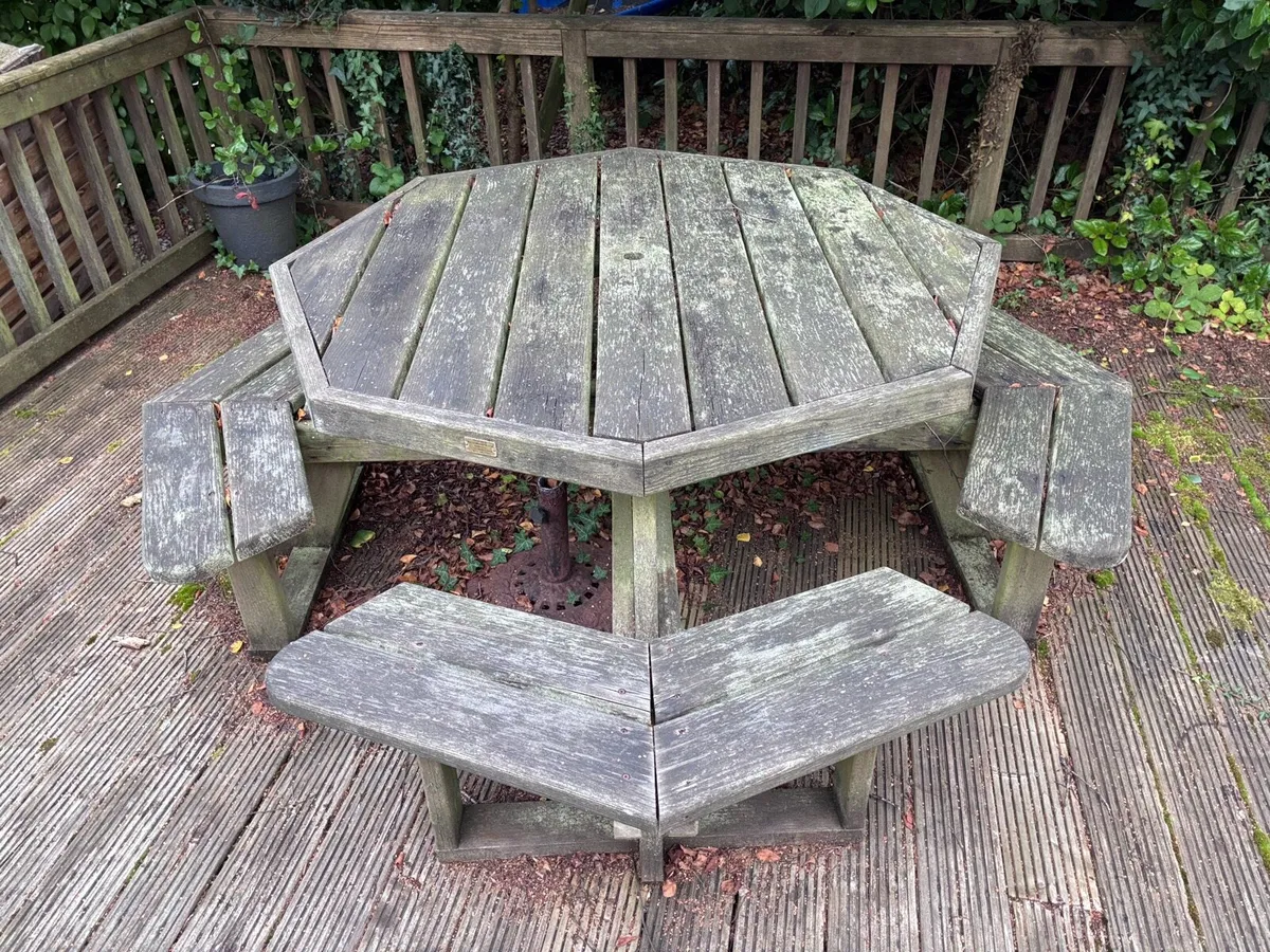 Octagonal Garden bench - Image 1