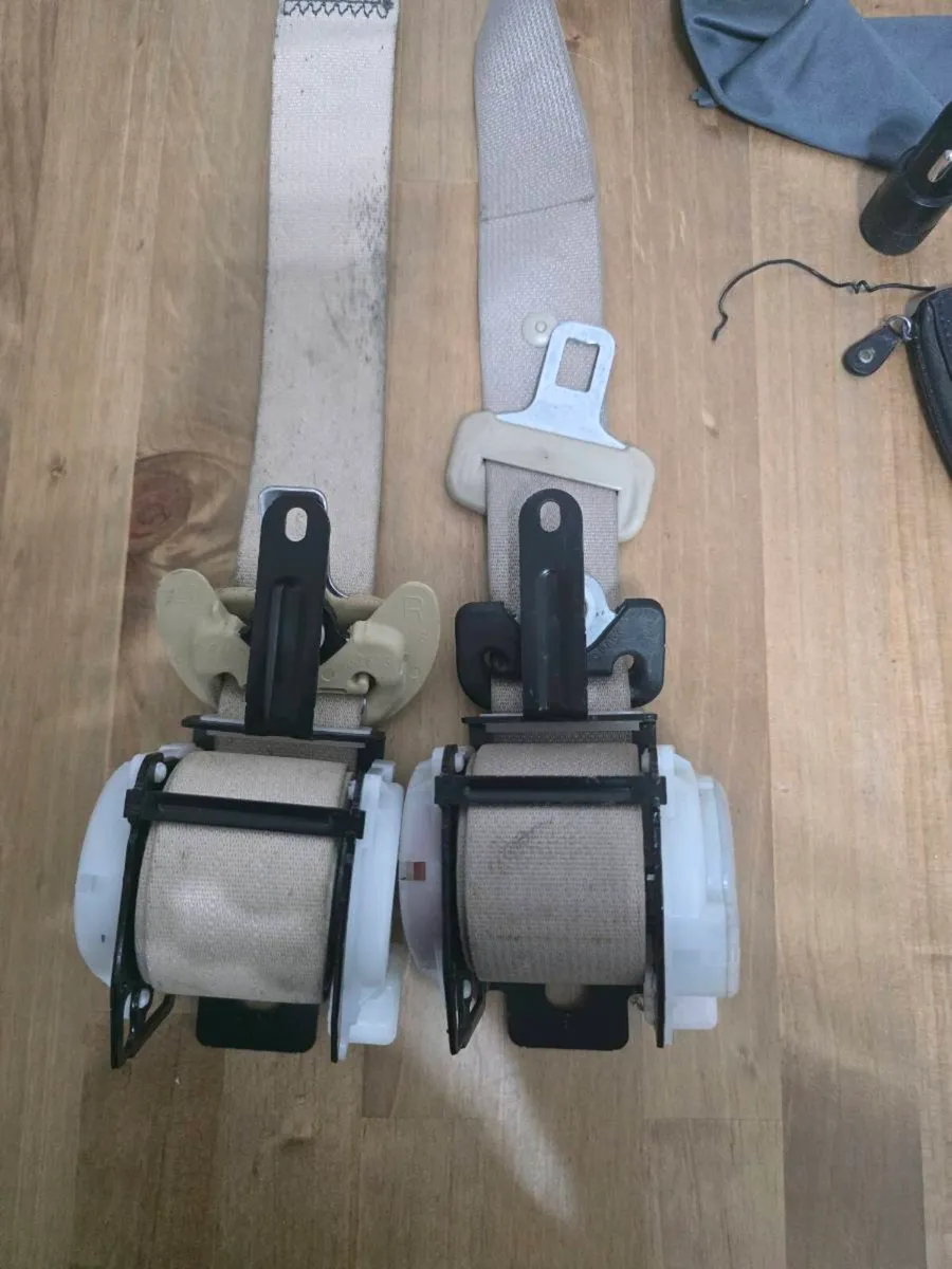 TOYOTA LANDCRUISER LWB SEAT BELTS 2010-